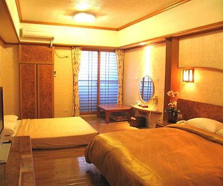 Sin Fu Business Hotel Đài Trung Ngoại thất bức ảnh