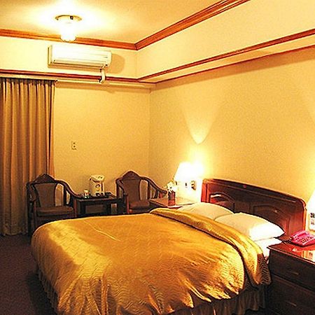 Sin Fu Business Hotel Đài Trung Ngoại thất bức ảnh