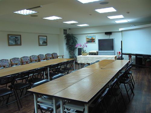 Sin Fu Business Hotel Đài Trung Ngoại thất bức ảnh