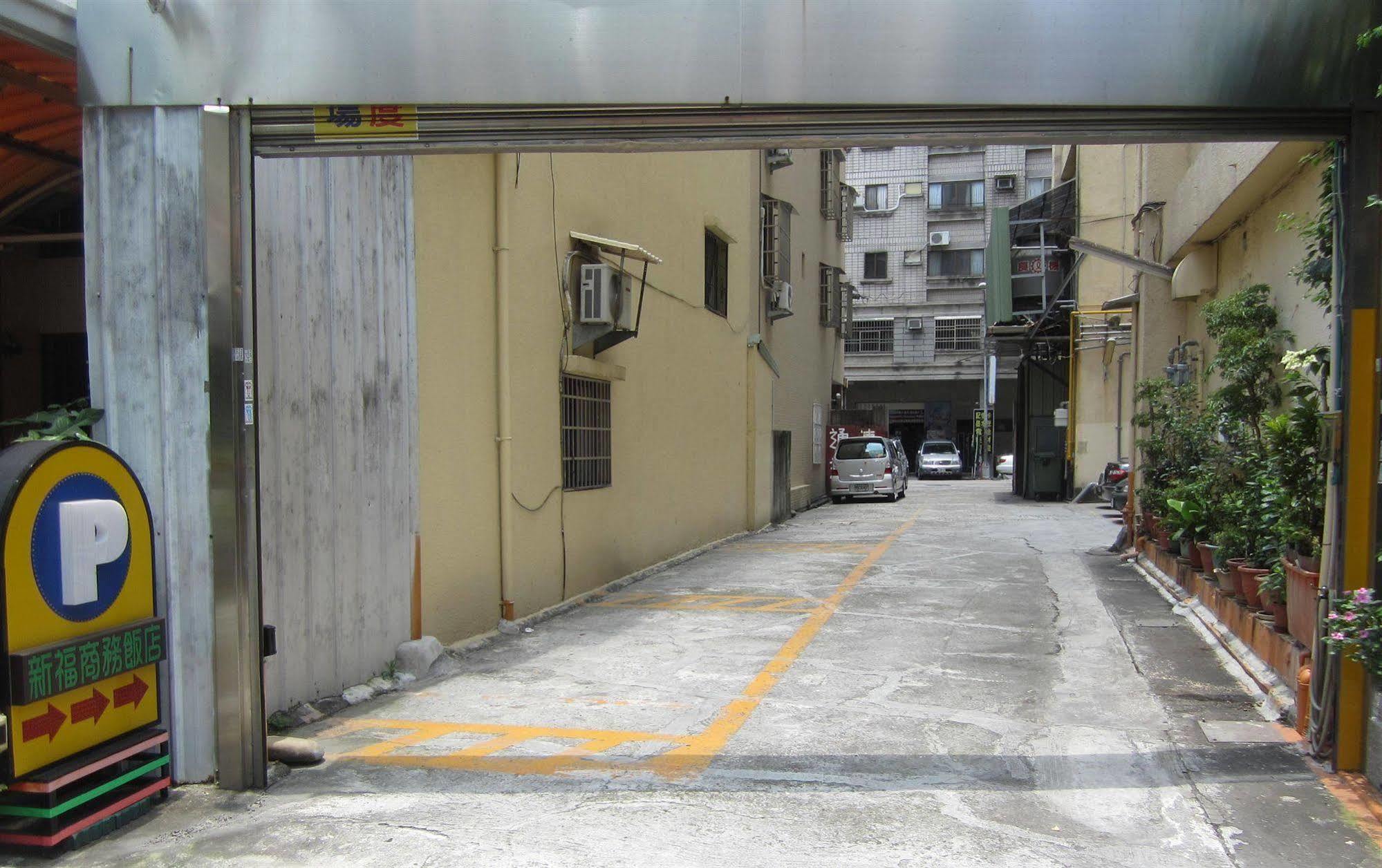 Sin Fu Business Hotel Đài Trung Ngoại thất bức ảnh