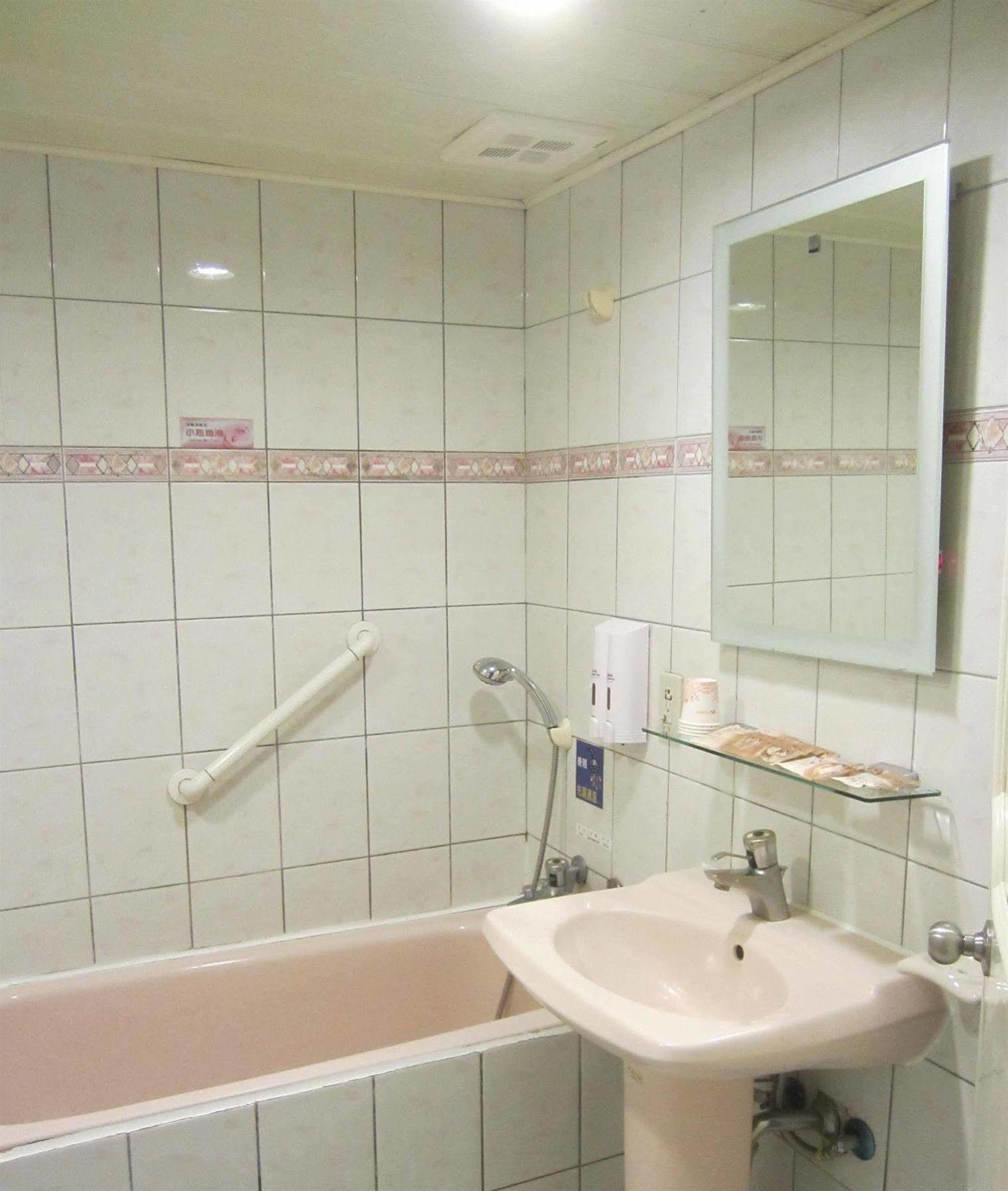 Sin Fu Business Hotel Đài Trung Ngoại thất bức ảnh